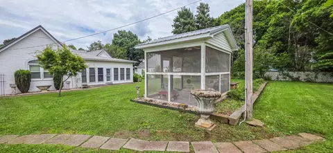 303 E Main St, Decherd, TN 37324 photo 5