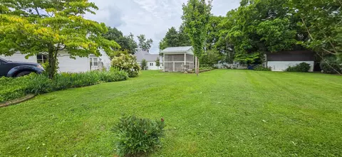 303 E Main St, Decherd, TN 37324 photo 6