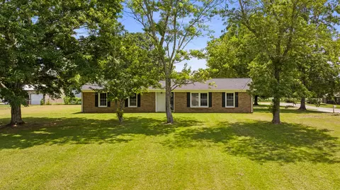 4 Park St, Fayetteville, TN 37334