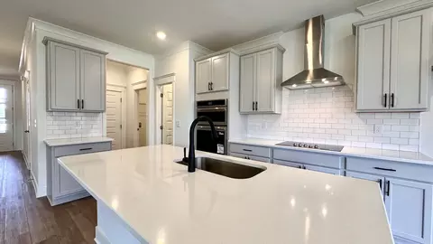 Kitchen - 4912 Kai Dr, Murfreesboro, TN 37129 photo 7 of 8