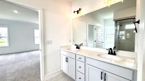 Bath - 4912 Kai Dr, Murfreesboro, TN 37129 photo 4 of 4