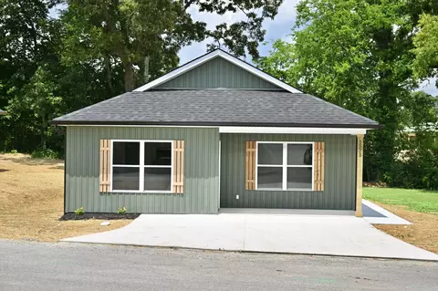1575 Strawberry Ln NE, Cleveland, TN 37311