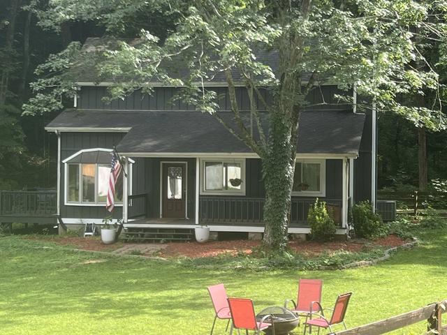1051 Green Valley Dr, Ashland City, TN 37015