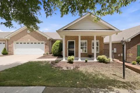 215 Wrennewood Ln, Franklin, TN 37064