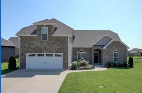 1057 Willow Cir, Clarksville, TN 37043