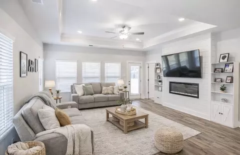 Living - 137 Cavalcade Loop, Gallatin, TN 37066 photo 1 of 6