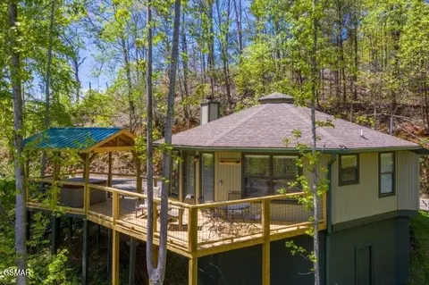 1027 Condo Dr, Gatlinburg, TN 37738