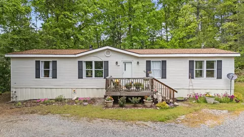 4909 Bogard Rd, Cosby, TN 37722