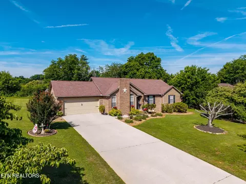 319 S Coleman Dr, Maryville, TN 37803