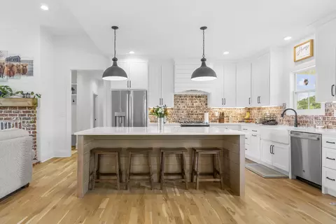 Kitchen - 5675 Minnis Rd, Springfield, TN 37172 photo 4 of 10