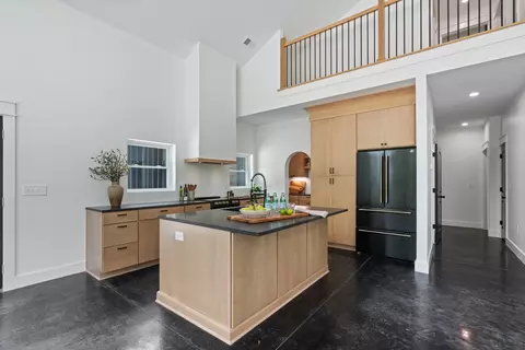 Kitchen - 7922 E Plunders Creek Rd, Dickson, TN 37055 photo 2 of 10