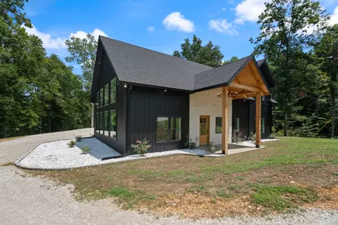 Exterior - 7922 E Plunders Creek Rd, Dickson, TN 37055 photo 9 of 16