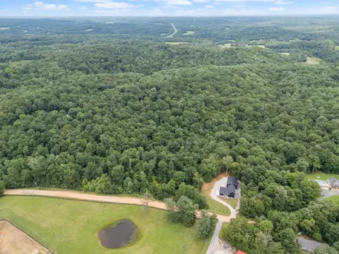 View/Area - 7922 E Plunders Creek Rd, Dickson, TN 37055 photo 8 of 8