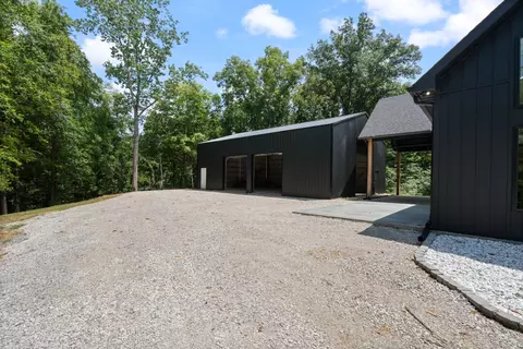 Exterior - 7922 E Plunders Creek Rd, Dickson, TN 37055 photo 10 of 16