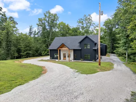 Exterior - 7922 E Plunders Creek Rd, Dickson, TN 37055 photo 4 of 16