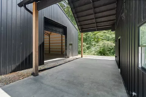 Exterior - 7922 E Plunders Creek Rd, Dickson, TN 37055 photo 6 of 16