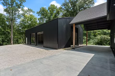 Exterior - 7922 E Plunders Creek Rd, Dickson, TN 37055 photo 5 of 16