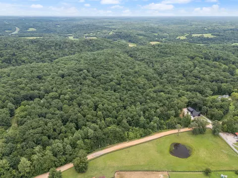 View/Area - 7922 E Plunders Creek Rd, Dickson, TN 37055 photo 4 of 8