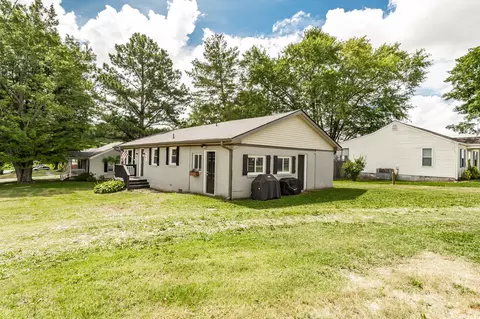 Exterior - 401 Weaver Ln, Springfield, TN 37172 photo 5 of 9