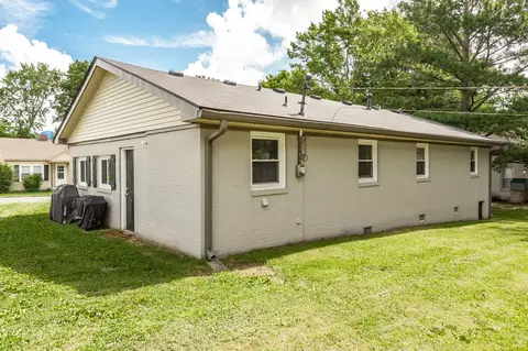 Exterior - 401 Weaver Ln, Springfield, TN 37172 photo 7 of 9