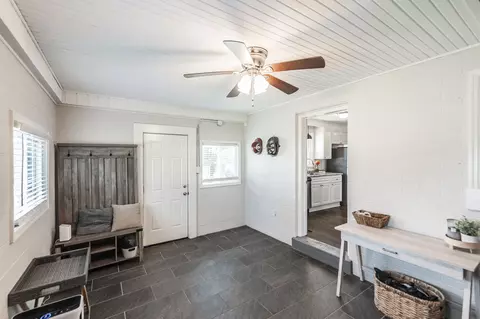 Entry Way - 401 Weaver Ln, Springfield, TN 37172 photo 6 of 6