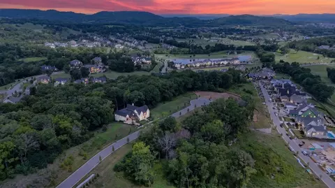 8514 Blanton Ct, College Grove, TN 37046
