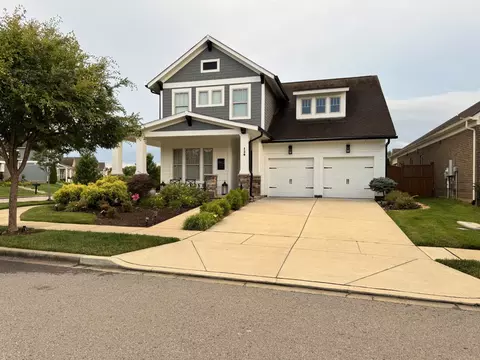120 Championship Pl, Hendersonville, TN 37075