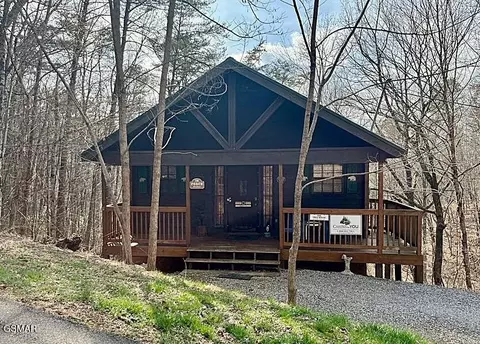 1520 Ski View Ln, Sevierville, TN 37876