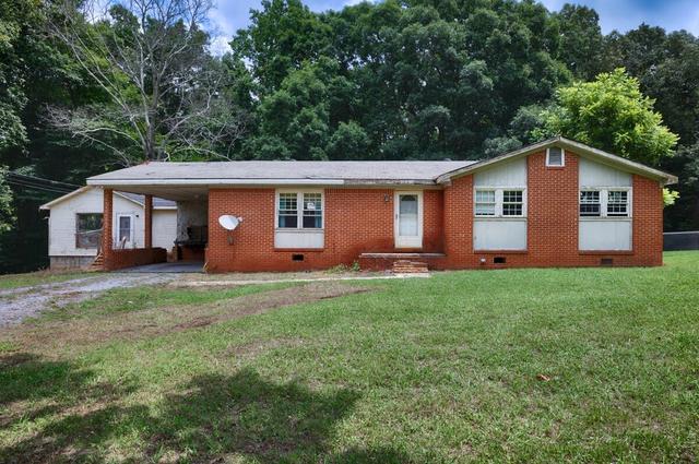 11 Henderson Dr, Fayetteville, TN 37334