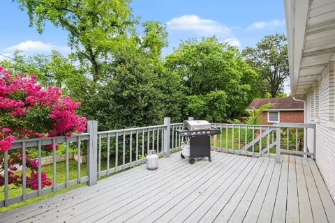 Exterior - 402 Grace St, Springfield, TN 37172 photo 2 of 7