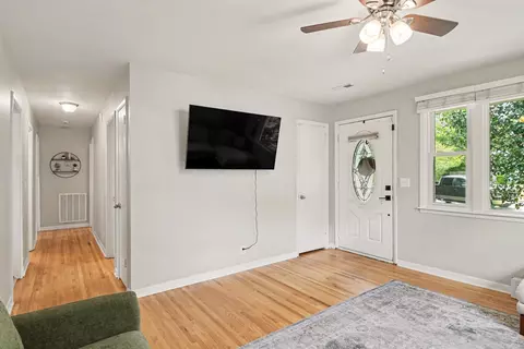 Entry Way - 402 Grace St, Springfield, TN 37172 photo 1 of 1