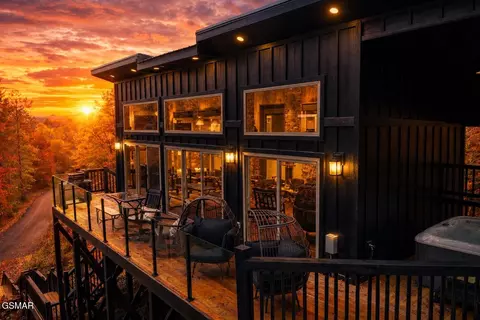 2338 Willow Ln, Sevierville, TN 37862