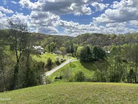9 Nellie Dr, Sevierville, TN 37876