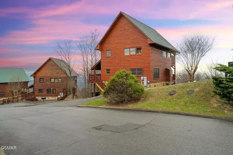 2212 Lone Eagle Dr, Sevierville, TN 37876