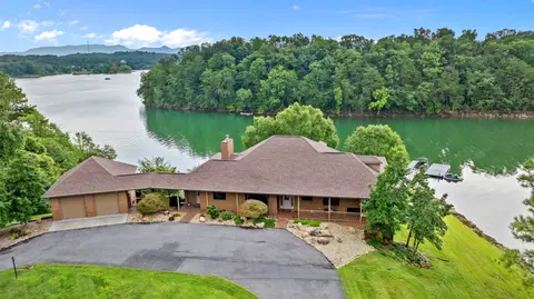 1998 Mccroskey Ln, Sevierville, TN 37876