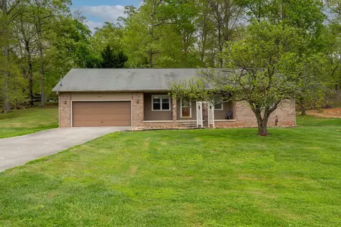 3117 Autumn Oaks Cir, Kodak, TN 37764