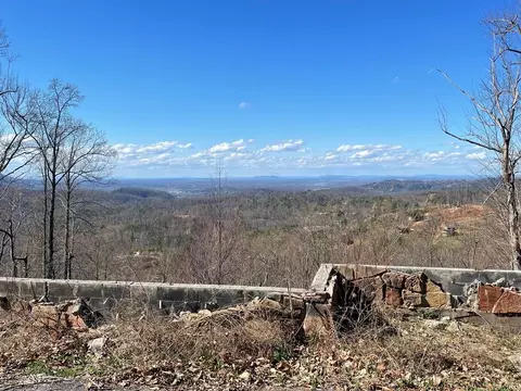 815 Kings Way, Gatlinburg, TN 37738