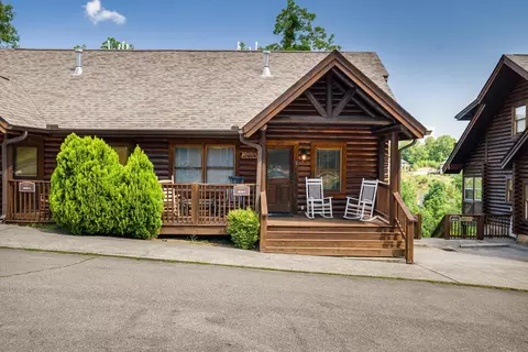 845 Golf View Blvd, Pigeon Forge, TN 37863