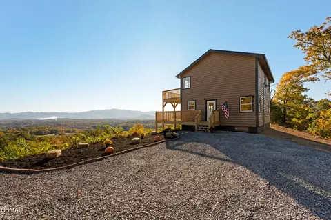 855 S Ridge Way, Cosby, TN 37722