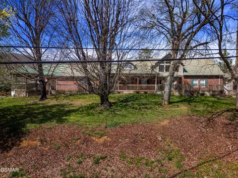 1645 E Main St, Rogersville, TN 37857