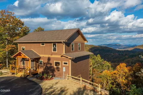 1821 Pinestand Rdg Way, Pigeon Forge, TN 37862
