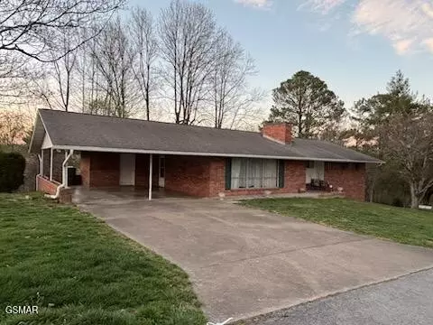 211 Riverview Cir, Sevierville, TN 37862