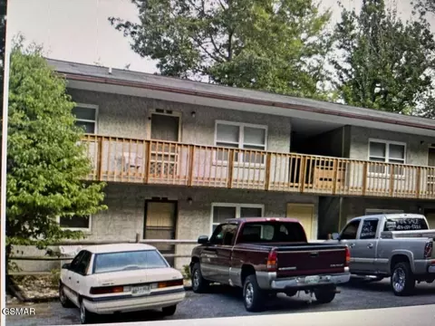 202 Spring Valley Rd, Pigeon Forge, TN 37863