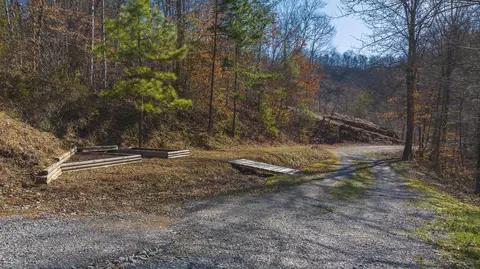635 Jacobs Hollow Rd, Sneedville, TN 37869