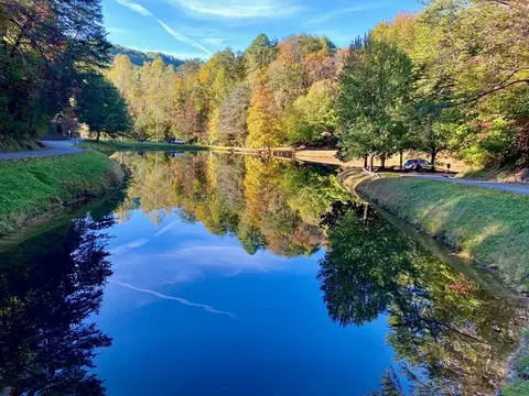 450 Lakeshore Dr, Gatlinburg, TN 37738 photo 2