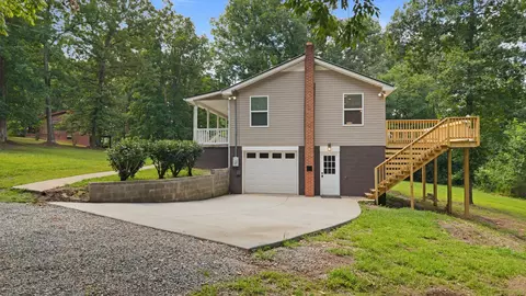 1330 Promise Land Rd, Charlotte, TN 37036