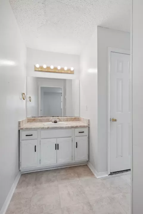 Bath - 1440 E Cedar Ln, Madison, TN 37115 photo 1 of 4