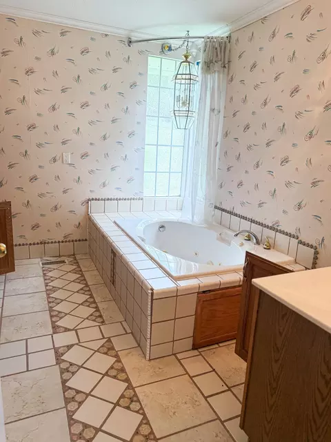 Bath - 108 Sunset Cir, Centerville, TN 37033 photo 4 of 6