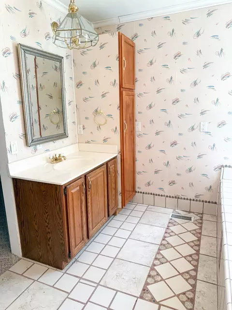 Bath - 108 Sunset Cir, Centerville, TN 37033 photo 6 of 6