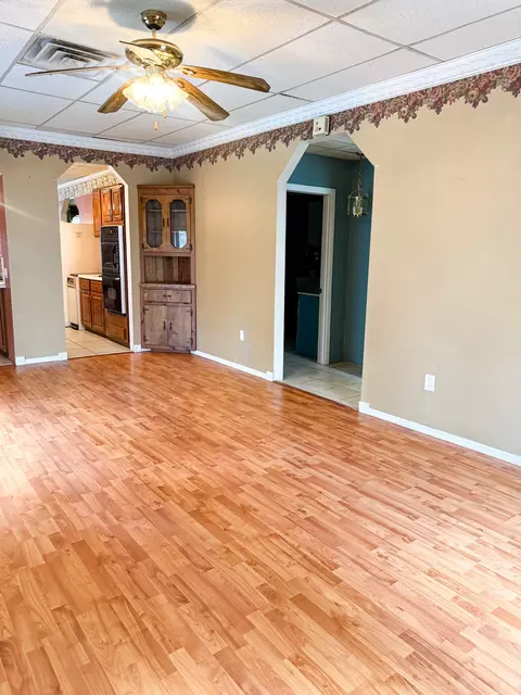 Living - 108 Sunset Cir, Centerville, TN 37033 photo 3 of 4